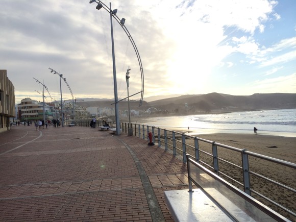 Strandpromenade von Las Palmas (2 Fußminuten vom Surf Office)